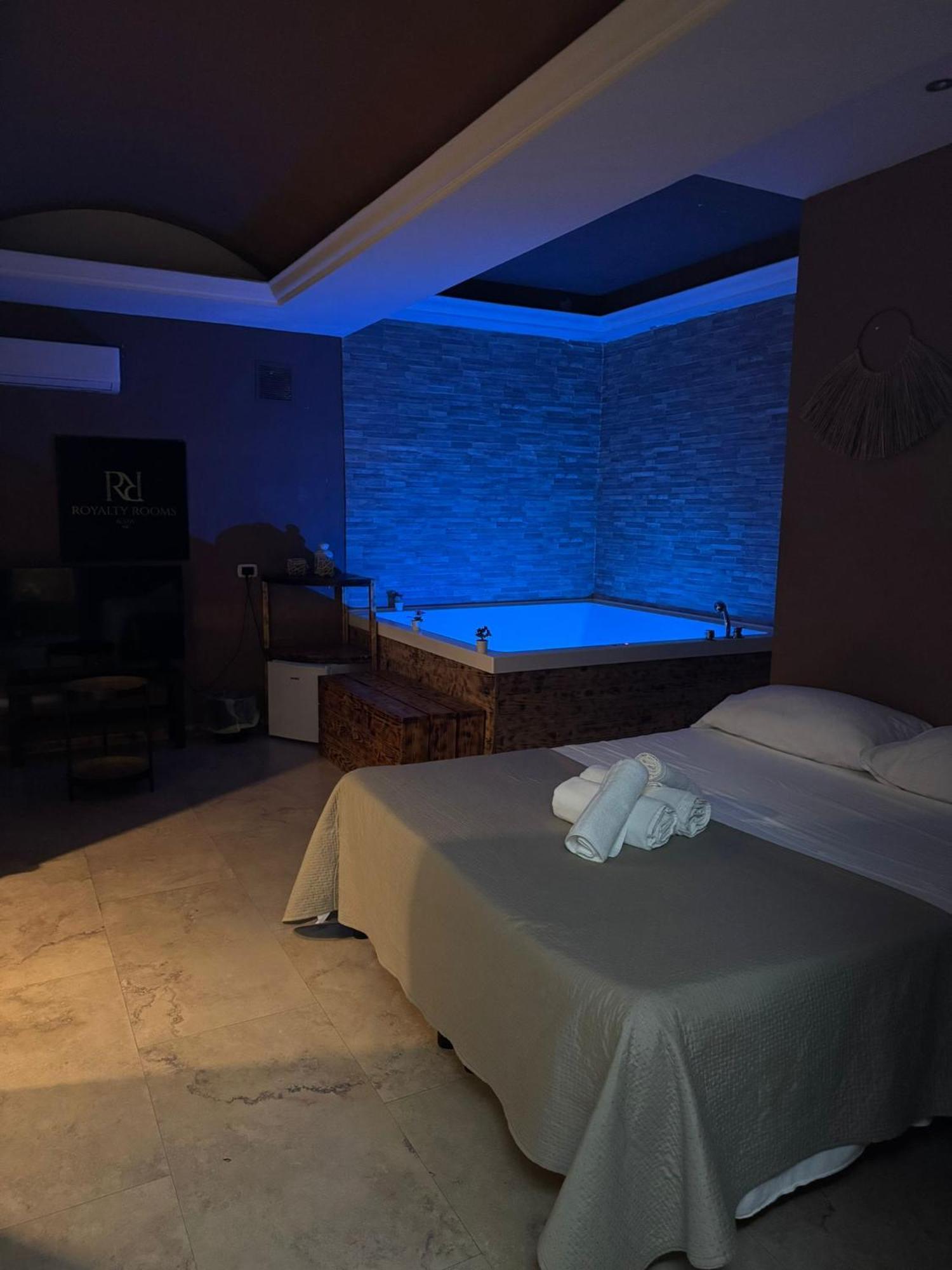 Royalty Rooms & Spa Neapol Exteriér fotografie